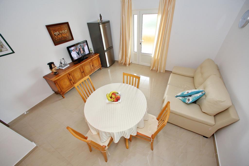 Apartments Kero بيبينيا المظهر الخارجي الصورة